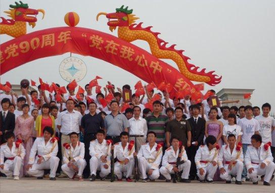 为什么口腔溃疡老长？